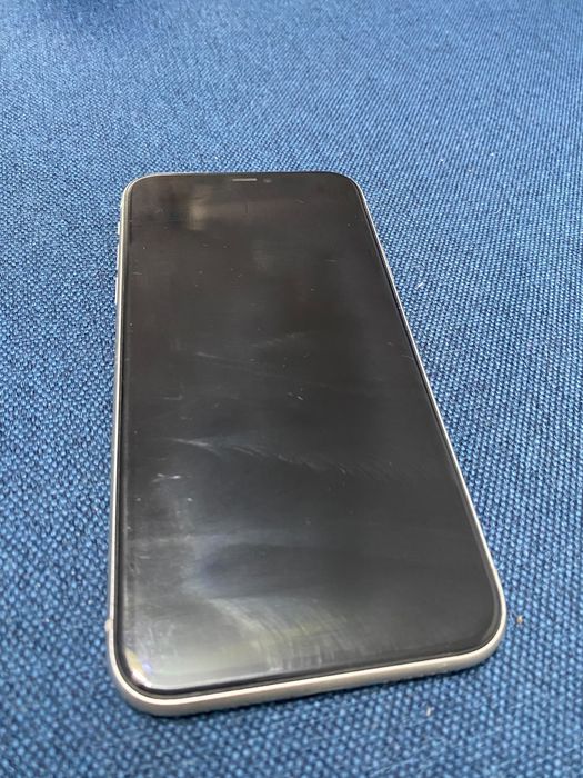 vand iphone 11 alb