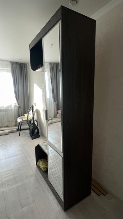 Продам шкаф для прихожей