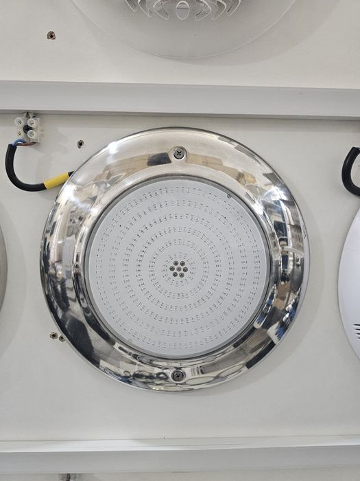 Светильники для бассейна лед