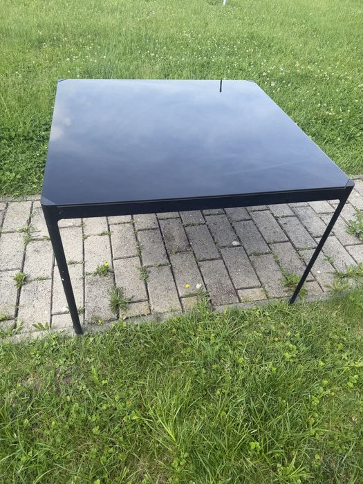 Masa cu blat de sticla