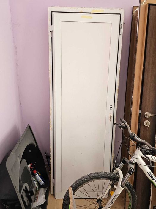 Продавам няколко врати