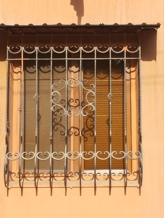 Услуги по Установке козырьков на балкон