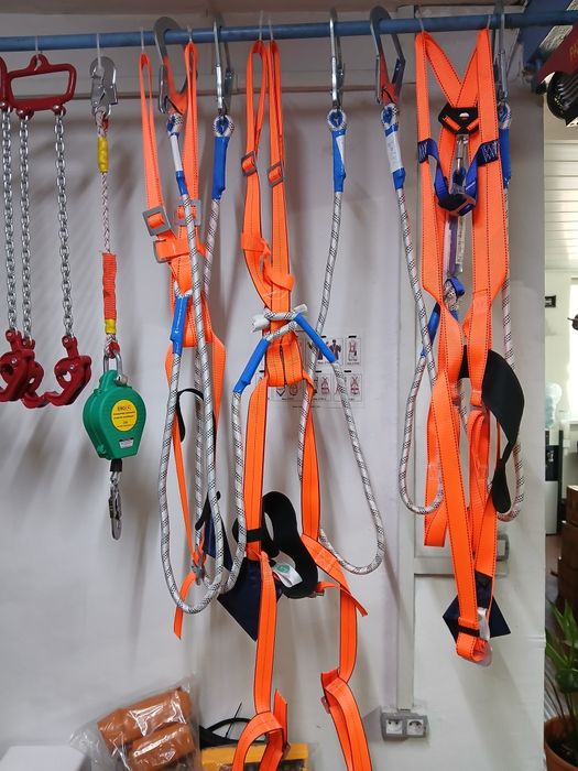 Страховочные пояса