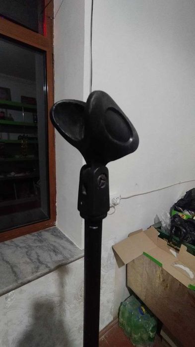 Mikrafon stoyka sotiladi