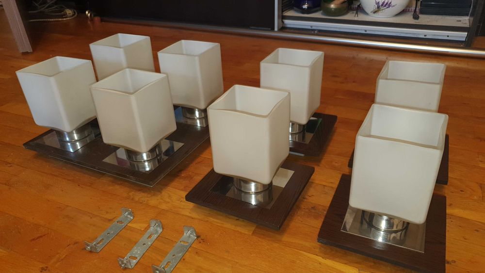 Lustra 4 becuri 1 bec aplica