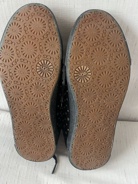 UGG sneaker  piele intorsa