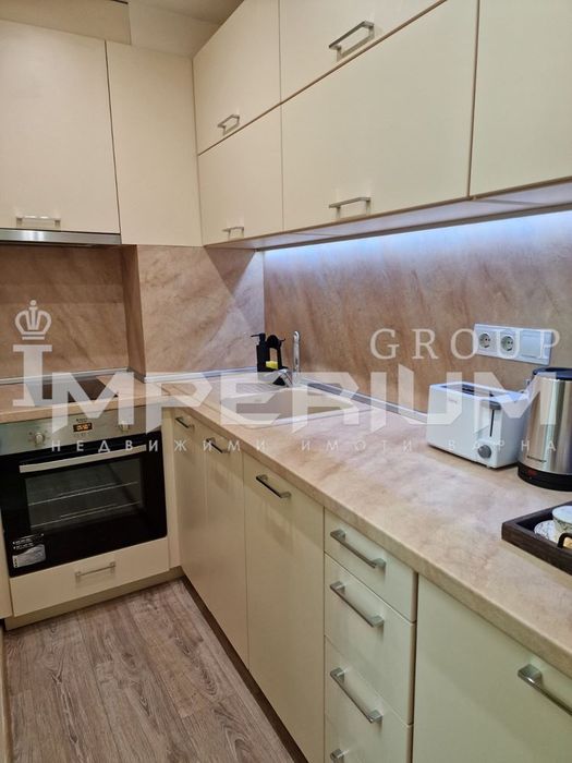 Дава се под наем Двустаен апартамент в Варна, Център - 65 кв.м за 663 € - Снимка #1