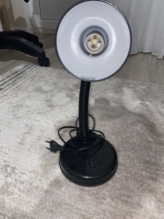 Настольная лампа