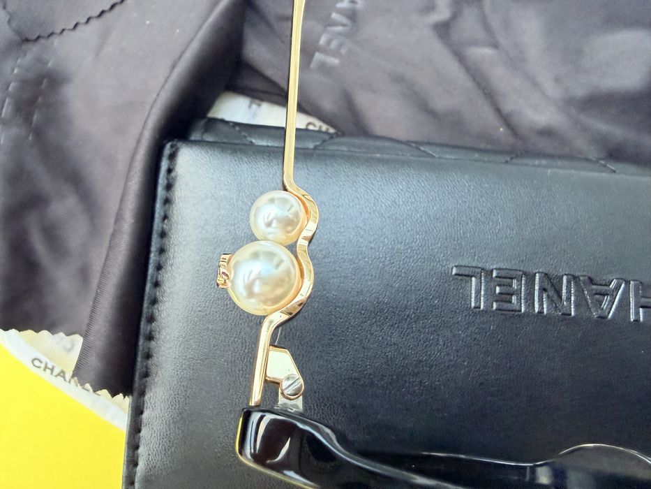 Chanel Pearl Cat-Eye Sunglasses Black & Gold – Complete Set
