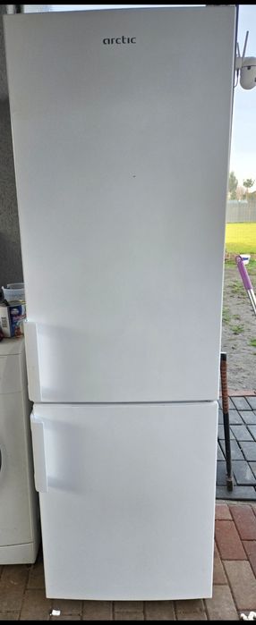 Conbina frigorifica Artic,pt cei intenești de mai multe detali,Sunati