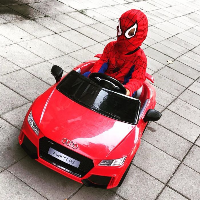 Audi TT акумулаторна кола