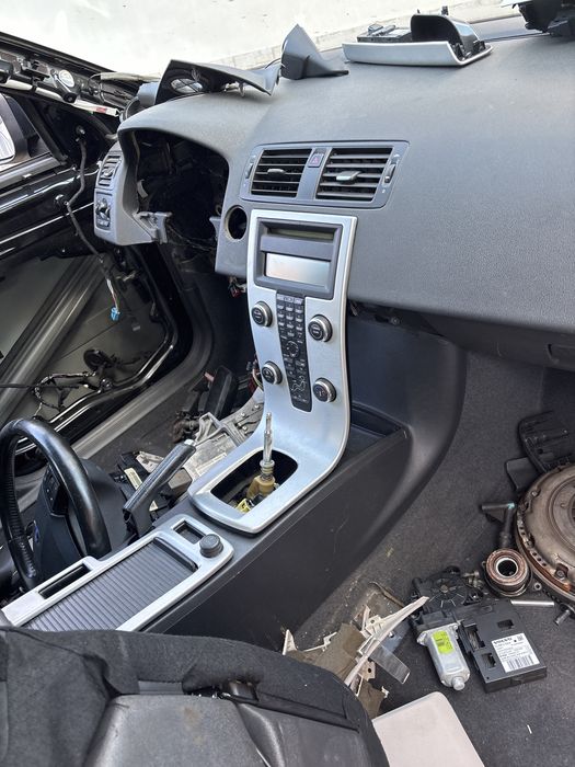 Dezmembrez  Volvo V50 1.6 D2 1115 cp  facelift break