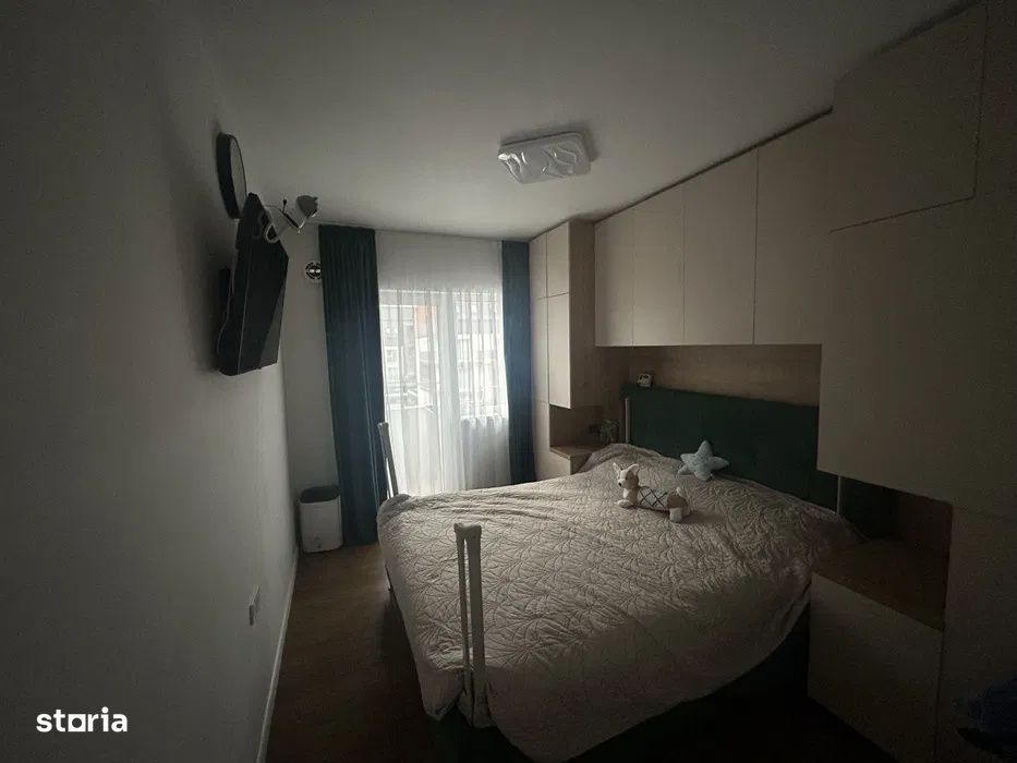 Apartament cu 3 camere, 2 bai, parcare, zona Cetatii