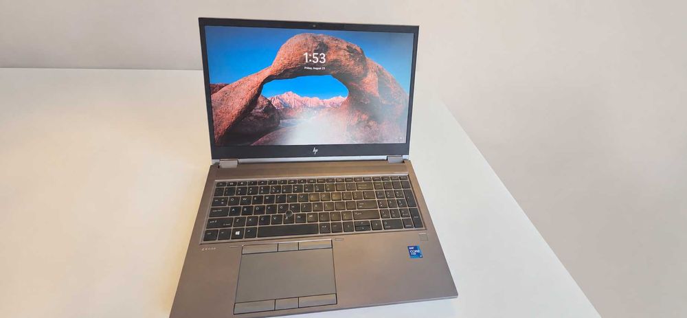Laptop HP ZBook Fury G8 – Performanță de Top, Intel Core i7, 32GB RAM, Workstation Profesional
