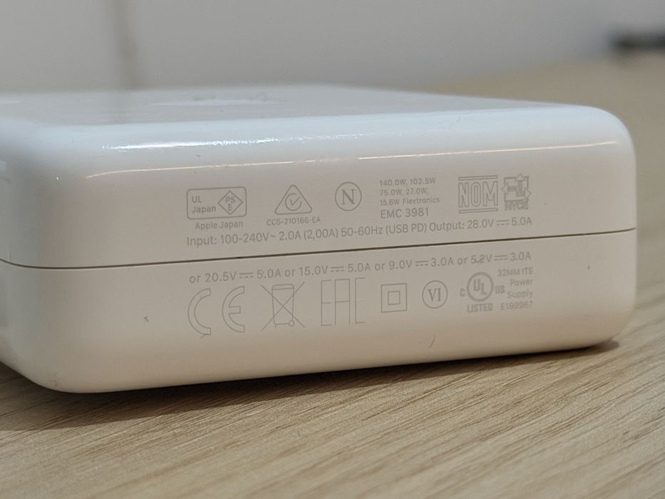 Incarcator Apple USB-C Power Adapter - 140W