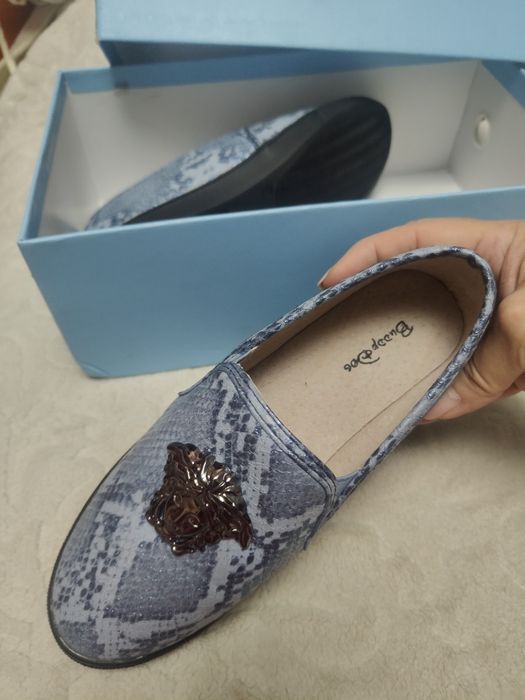 Обувь эргономичная , очень модная.