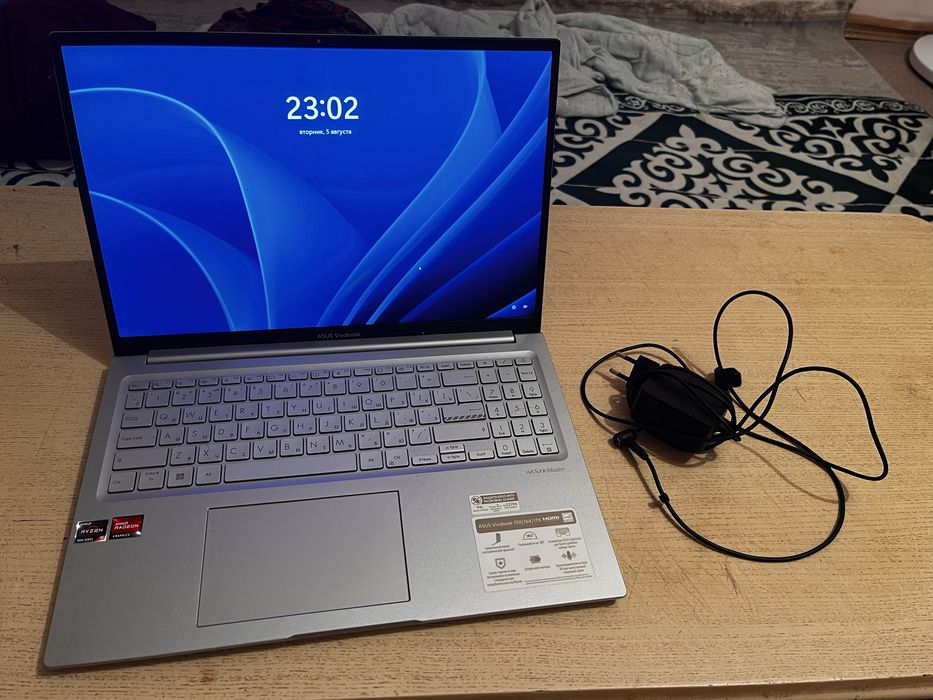 Ноутбук Асус вивобук