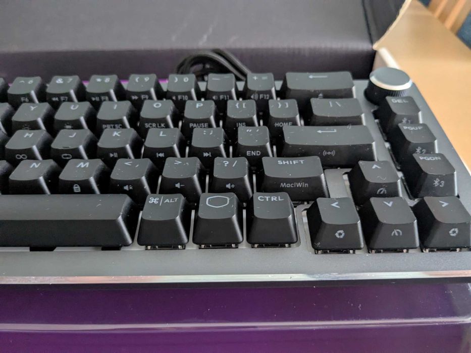 Механична клавиатура Cooler Master CK721 (65% USB, Bluetooth, 2.4GHz)