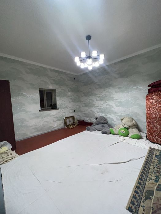 Hovli sotiladi srochno