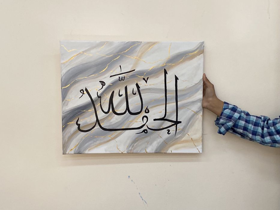 Rasm sotiladi kachestvniy akrilda chizilgan