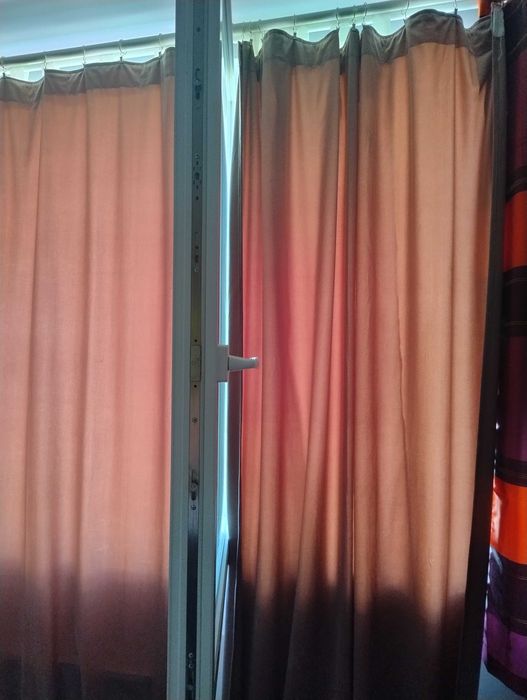 тежка завеса.  с подвижни метални кукички.