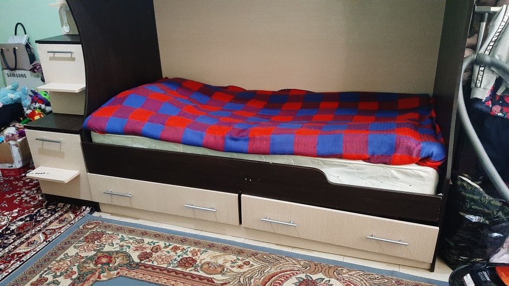 Кровать двухярусная