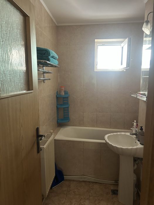 Apartament semidecomandat
