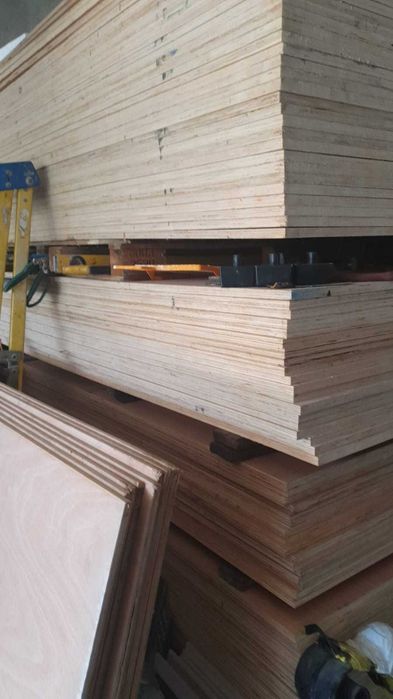Lemn de constructie A shape si lemn stratificat de 18mm
