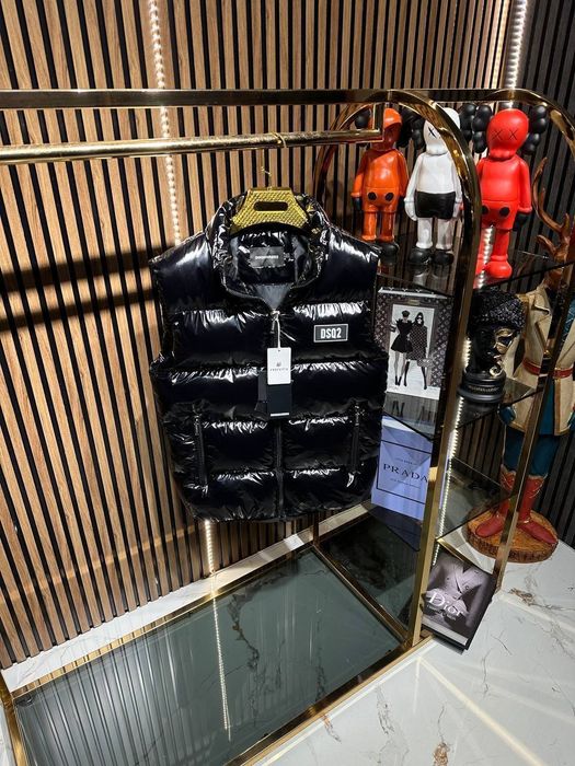 Vesta barbati Dsq.Calitate top. Toate mărimile disponibile