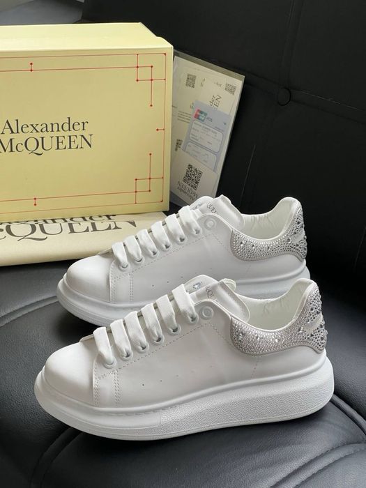 Adidasi Alexander Mcqueen noi !!! Marimi 36/40 !!!