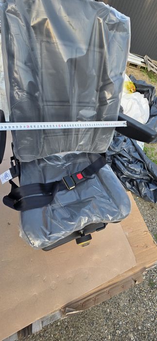 Scaun cu suspensie mecanica cu burduf suspensie reglabila pe kg compatibil u 650 massey ferguson valtra new holland pret 1390 lei se poate trimite