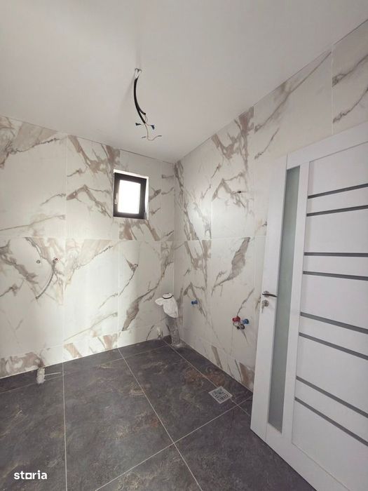 Casă cu 3 Camere | Lumina