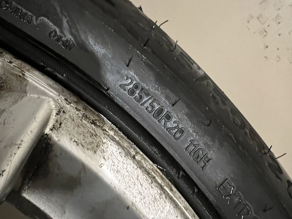 Продам диски с шинами (липучка) 285/50/20