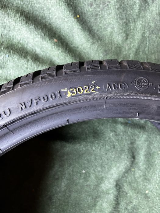 225 35 19 maxis all season