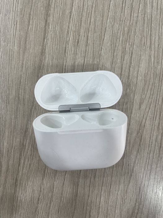 Кейс на оригинальный airpods 4 ANC
