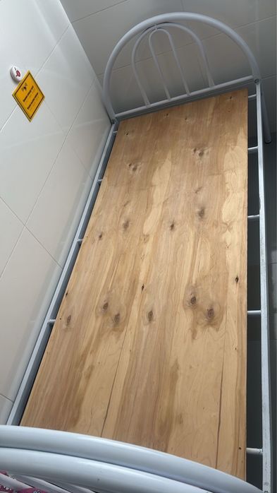 Продам железную кровать