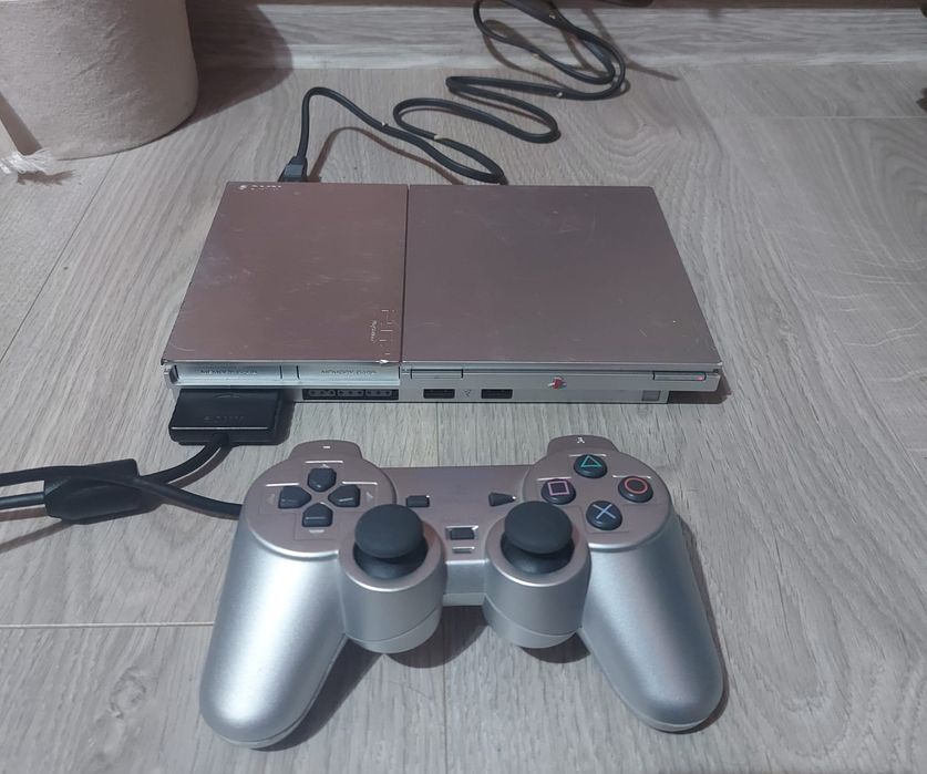 Accesorii Playstation 1 / Playstation 2, Consolă Playstation 2