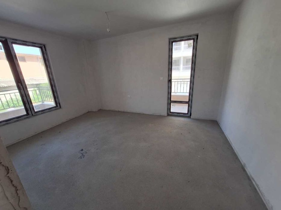 Тристаен Апартамент