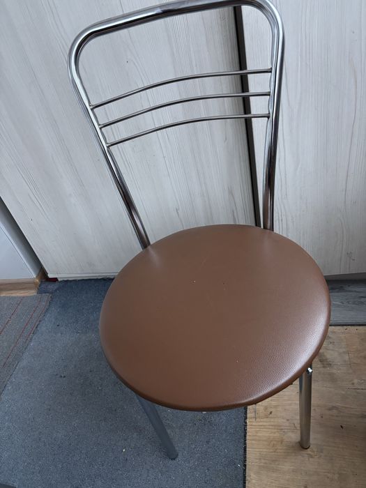 Продам кресло черное