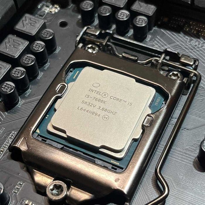 KIT I5-7600K + Placa de baza Z270X *Citeste Descrierea!!*