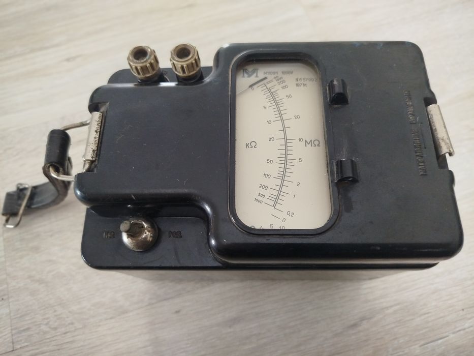 Продам мегаометр, отличное состояние