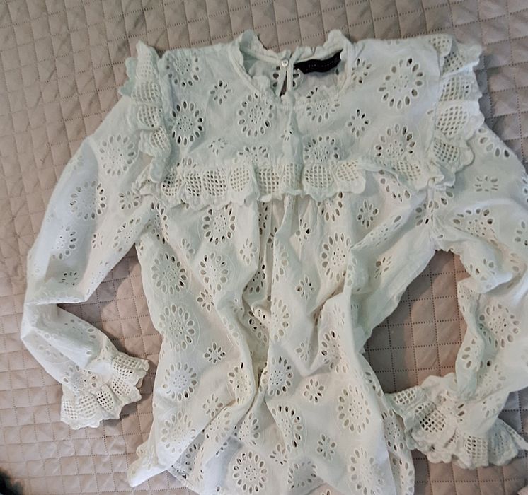 Bluza model brodat Zara