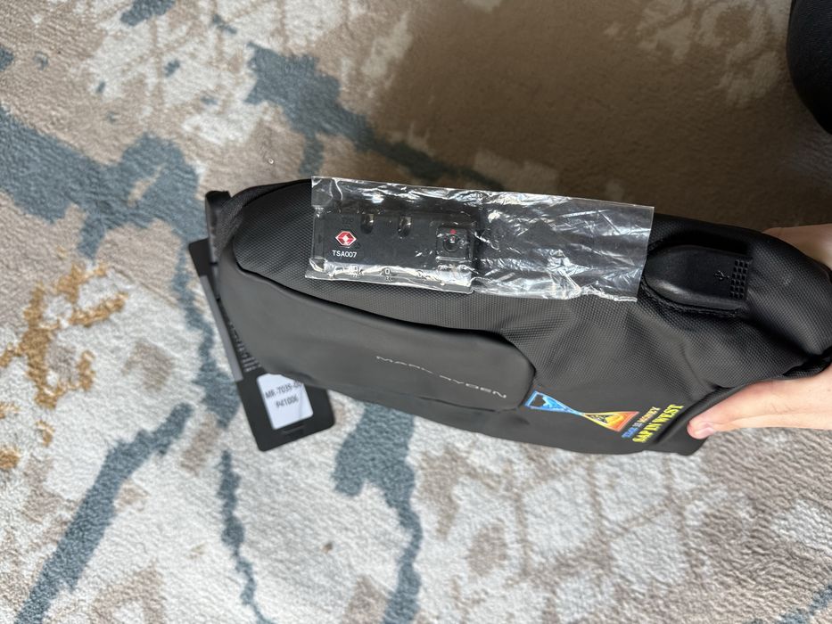 Продаем барсетки новые