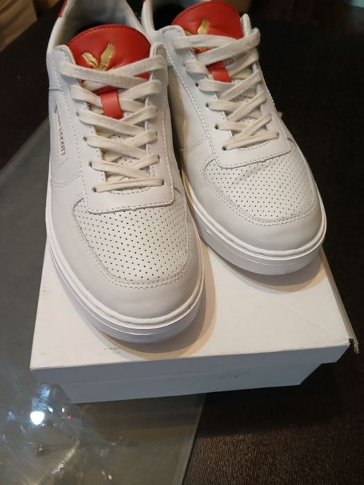 Страхотен модел на LYLE scott 42 носени 1 път