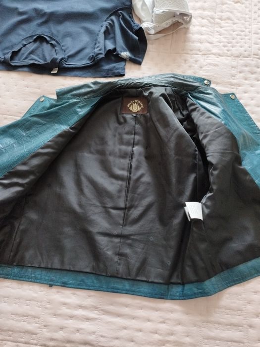 Женская кожаная куртка .