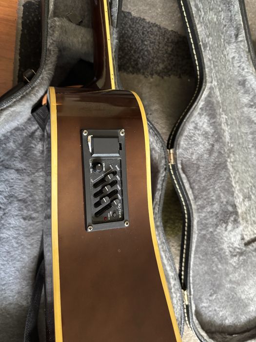 Chitara Electro Acustică