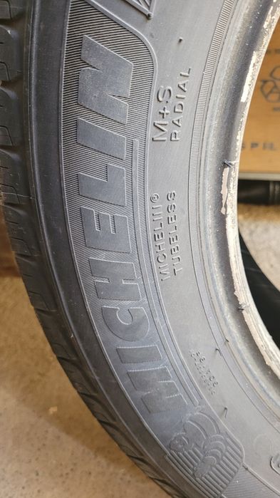 235/60/17 Michelin