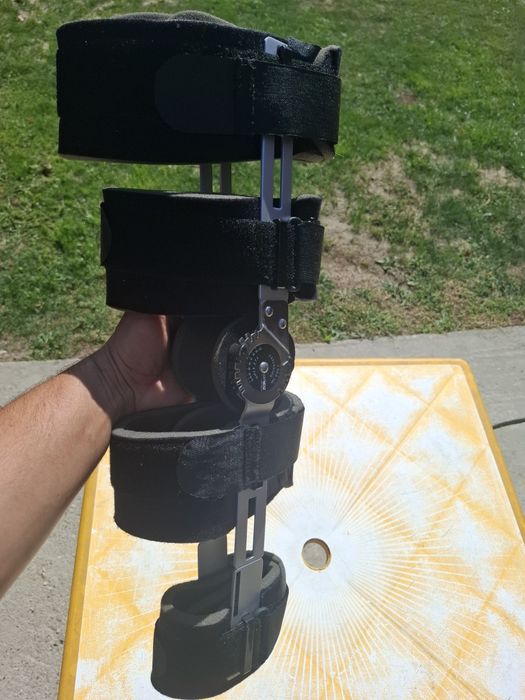 Orteza de genunchi reglabila Breg