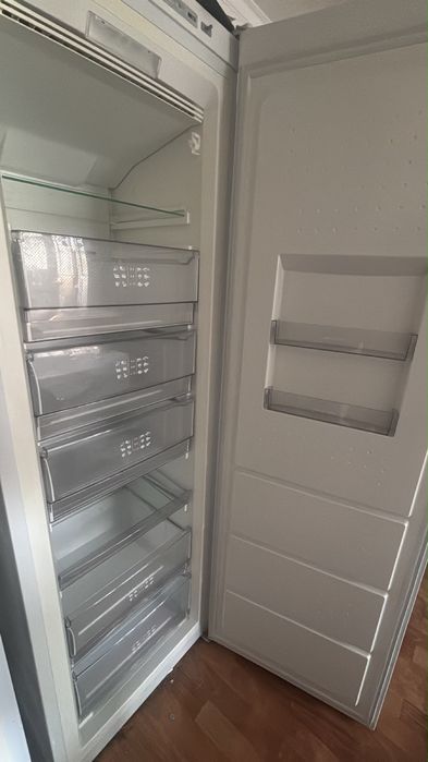 Продам морозильник
