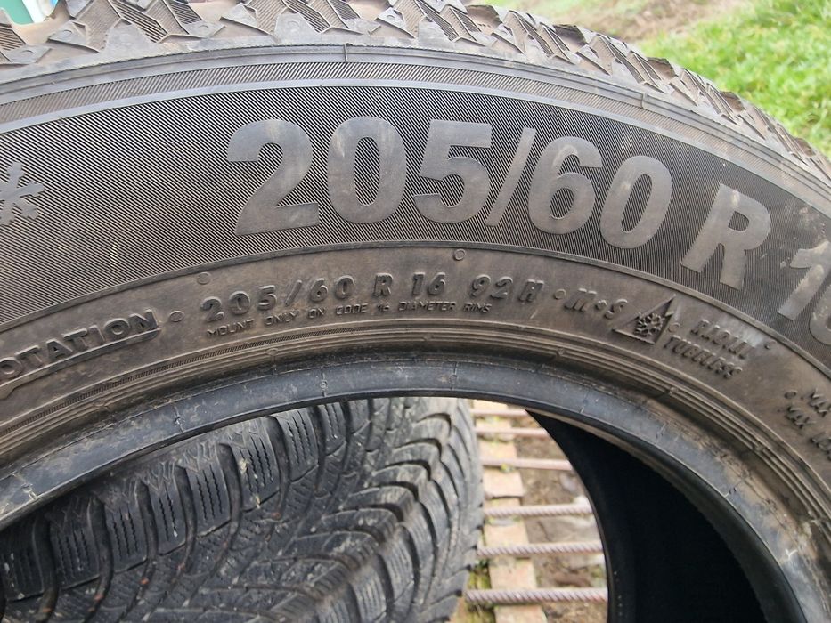 Anvelopă 205/60R16 marca Semperit, DOT 2022,6.5 mm